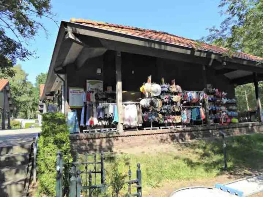 Chalet Toetje Op De Veluwe Hoenderloo Kültér fotó